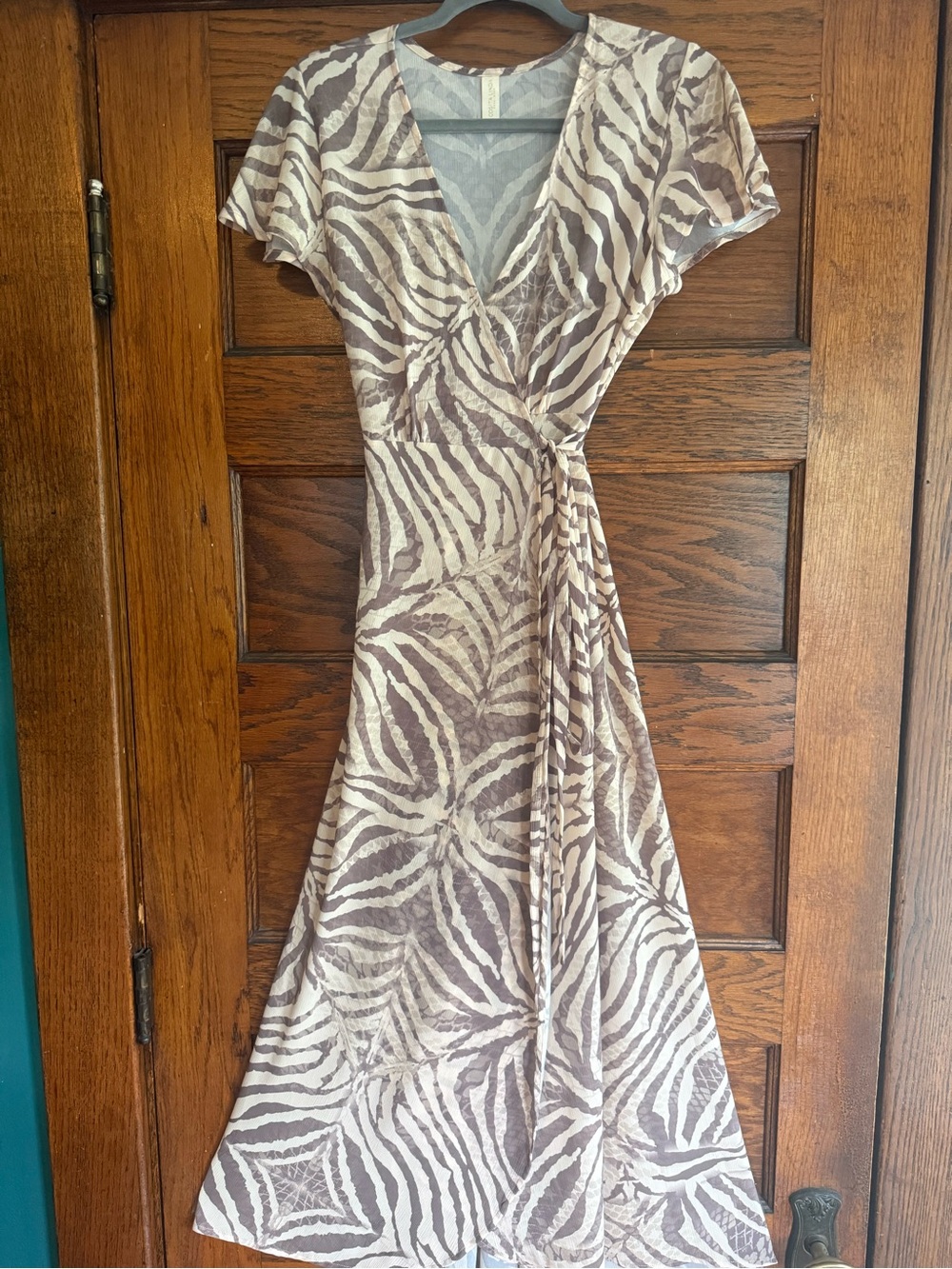 COSITA LINDA V Neck Wrap Maxi Dress Swimsuit Coverup Flutter Sleeves Resort M - Picture 2 of 8